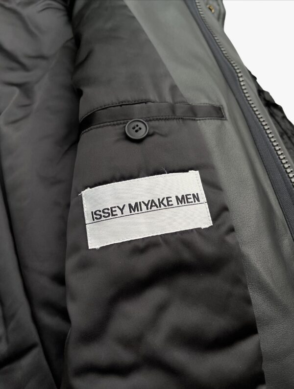 issey miyake aw1997 gorrila hooded parka 8 scaled